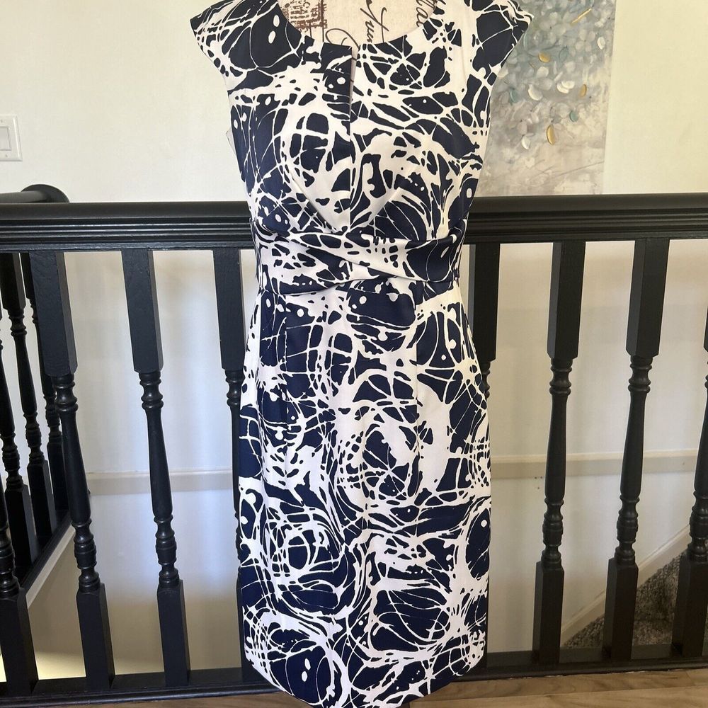 Dress Barn Collection Women's White With Blue Floral‎ Print Dress. Size 8